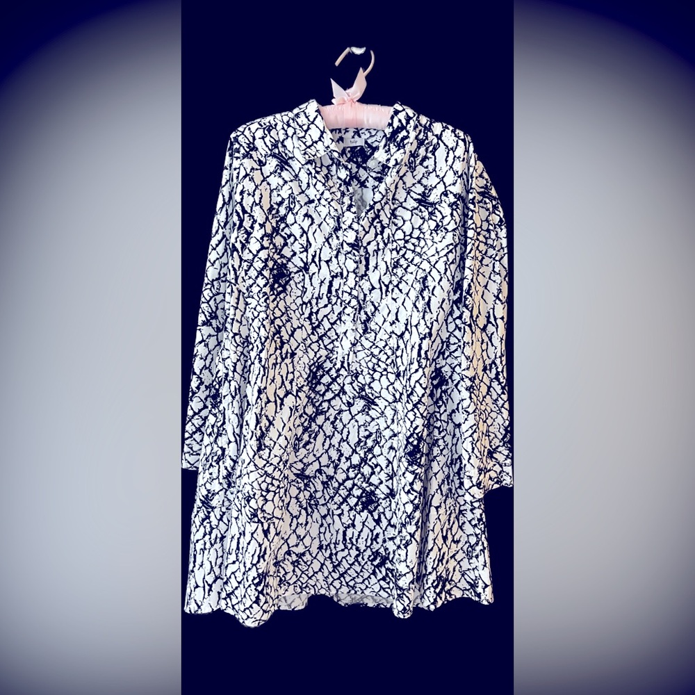 tulip Black and White tunic
